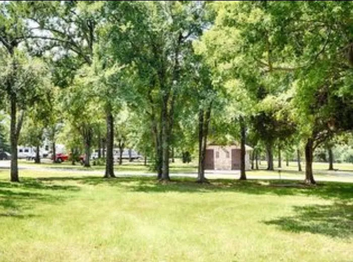 Elm Point Lake Recreation, tent & RV camping, & fishing Picture 8