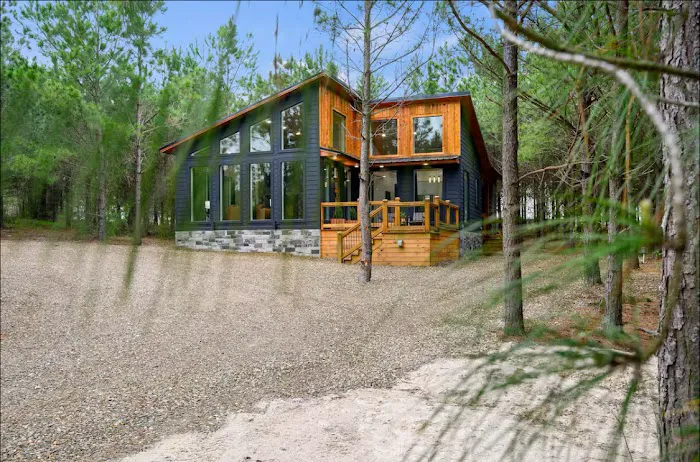 The Ember House Picture 2