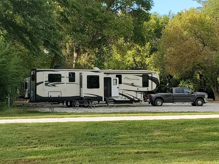 Blue Valley Camping Area Picture 6