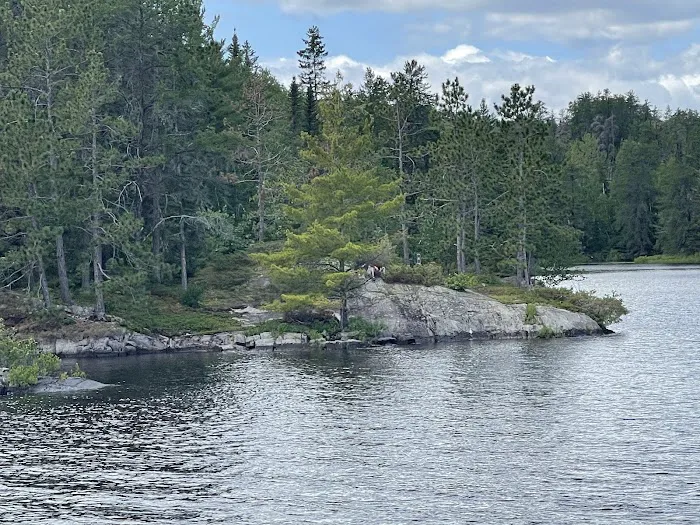 HB Voyageurs Narrows N60 Houseboat Campsite Picture 2