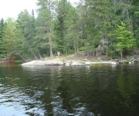 HB Snake Island View N52 Houseboat (Rock Landing) Campsite