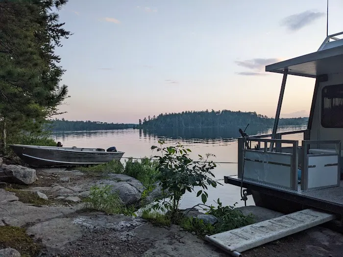 HB Snake Island View N52 Houseboat (Rock Landing) Campsite Picture 2