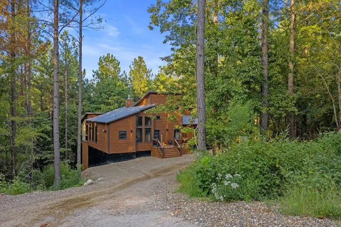 Tucked Inn Luxury Cabin Picture 1