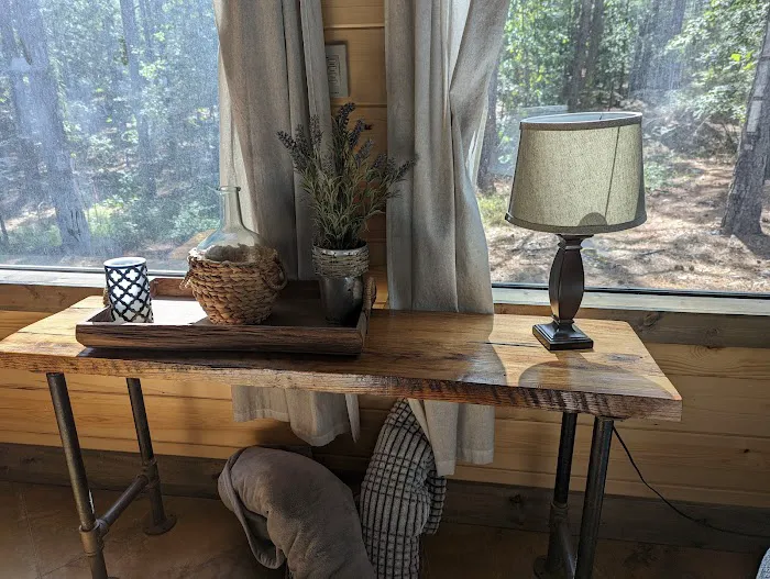 Lovers Lodge Picture 2