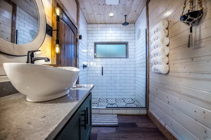 The Whiskey Rose Cabin Picture 1