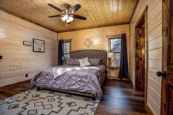 The Whiskey Rose Cabin Picture 7