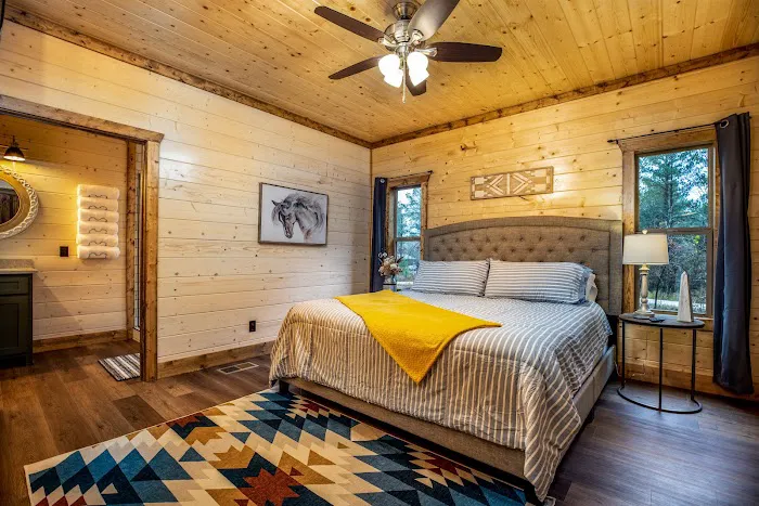 The Whiskey Rose Cabin Picture 6