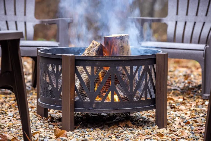 The Whiskey Rose Cabin Picture 3