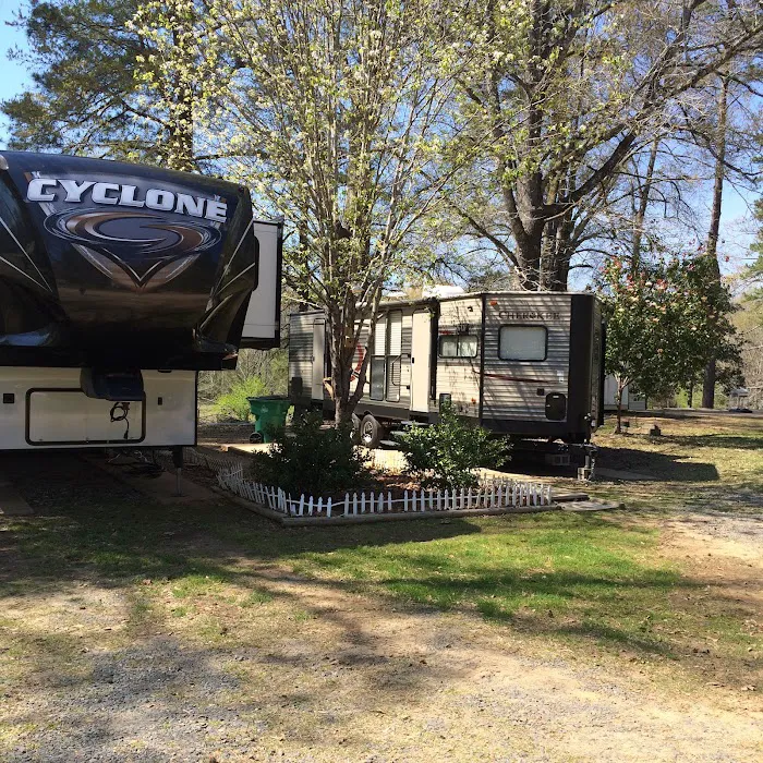 Riverbend RV Campground Picture 2
