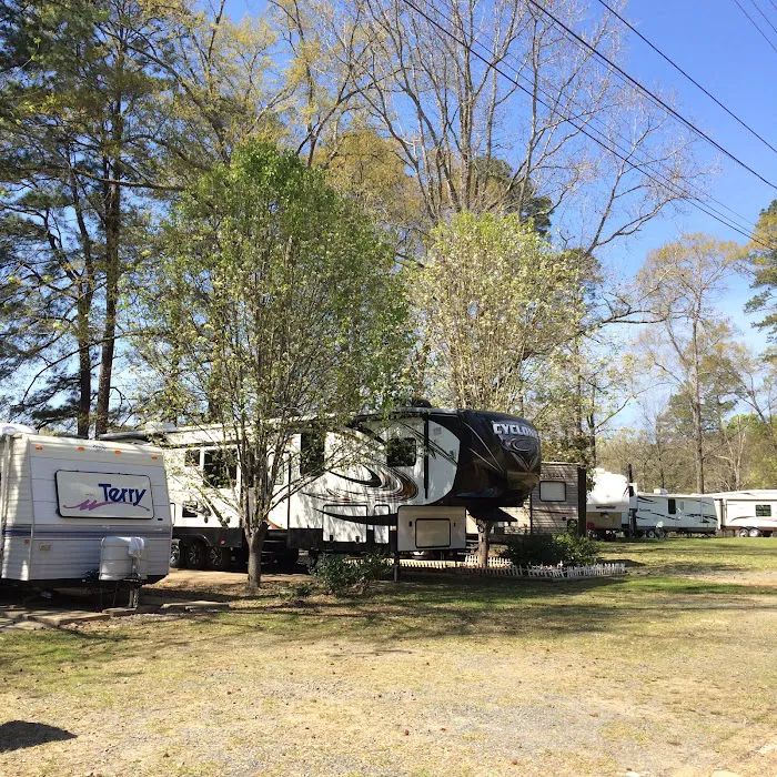 Riverbend RV Campground Picture 3