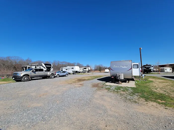The Fishing Camp & RV Park Picture 4