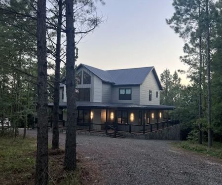 Burning Daylight Luxury Cabin