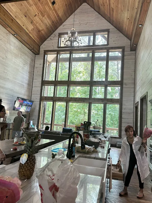 Heavenly Daze Cabin Picture 2
