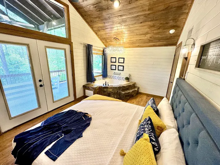 Settle Inn Cabin Picture 2