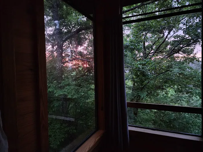 Sunrise Vista Cabin Picture 2
