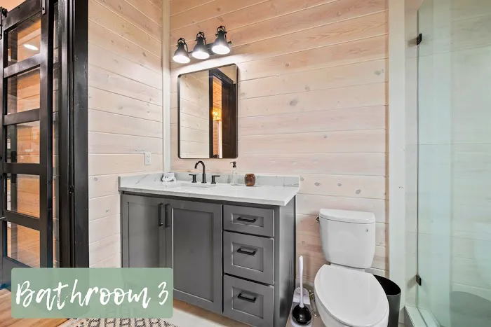 Bear Hideaway Picture 5