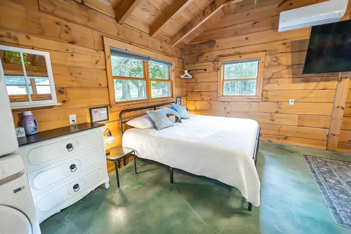 Bigfoots Log Cabin Picture 2