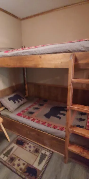Custom Cabin Rental Picture 6