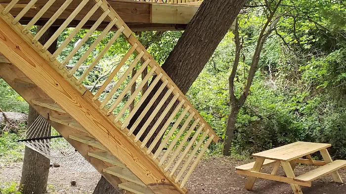 Treehouse on the Creek Picture 8