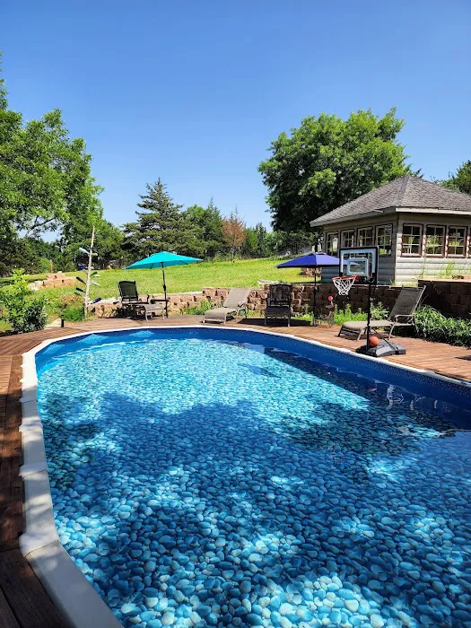 Treehouse on the Creek Picture 4