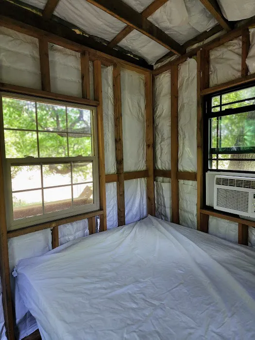 Treehouse on the Creek Picture 2