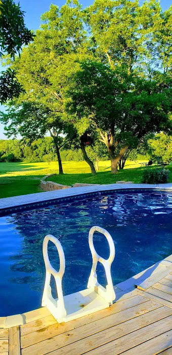 Treehouse on the Creek Picture 6