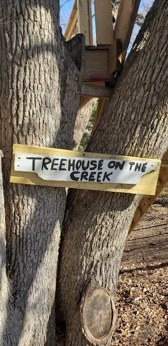 Treehouse on the Creek Picture 5