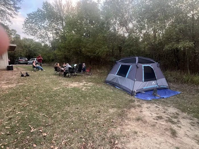 Eagle Point Screen Shelter Area Picture 3