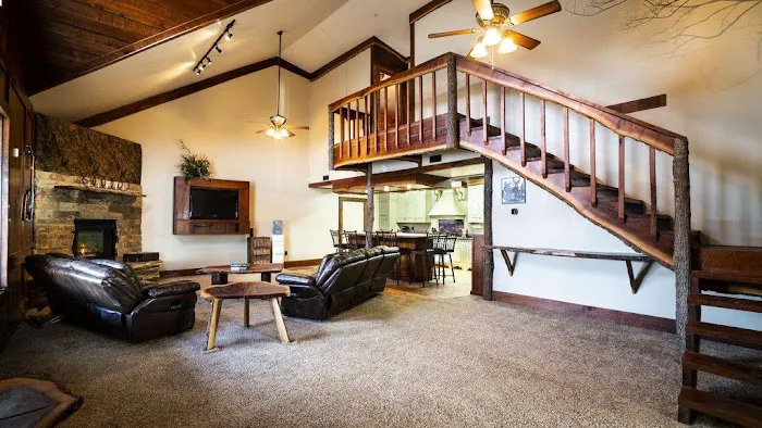 Riverbend Hideaway Cabin Picture 6