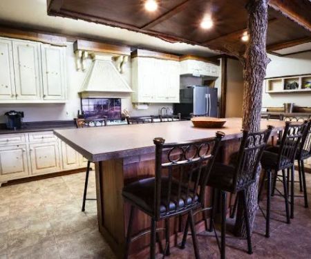 Riverbend Hideaway Cabin