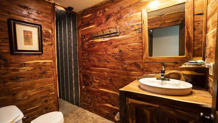 Riverbend Hideaway Cabin Picture 4