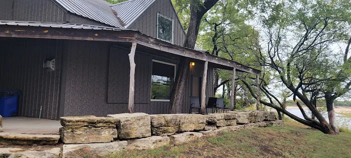 Riverbend Hideaway Cabin Picture 2