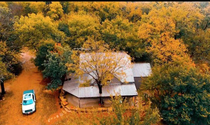 Riverbend Hideaway Cabin Picture 9