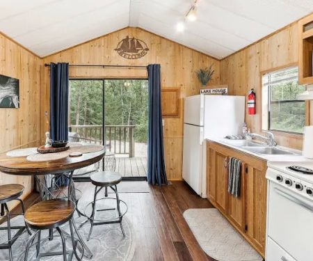 Split Rock Retreat Cabins & RV Camp