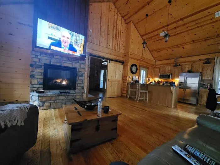 Hillside Hollow Cabin Picture 1