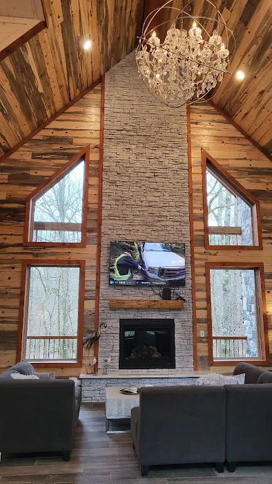 Rustic Luxe Cabin Rentals - Bohemian Rhapsody Picture 7