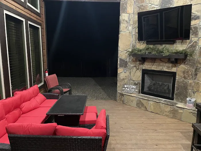 Sittin’ Sweet Cabin Picture 3