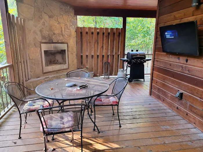 Driftwood Cabin Picture 3