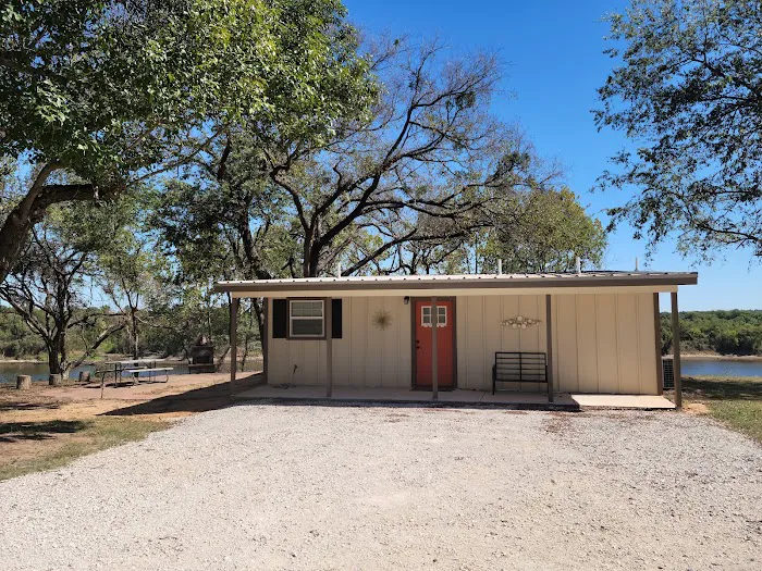Destination Red River Cabins and RV Picture 1