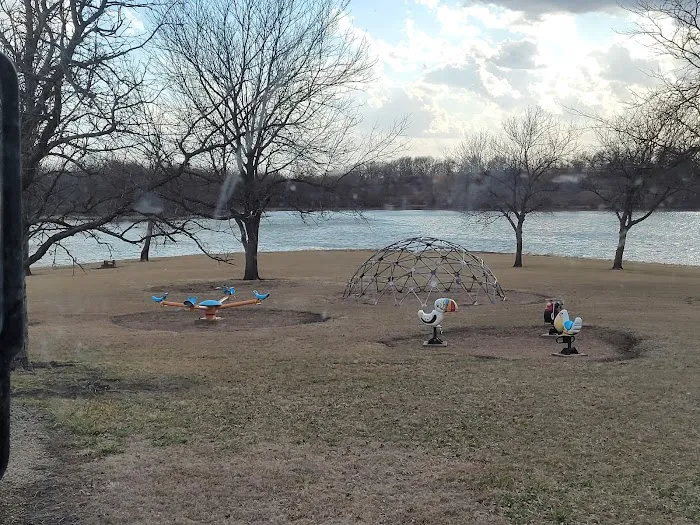 Lakeview Group Campground Picture 5