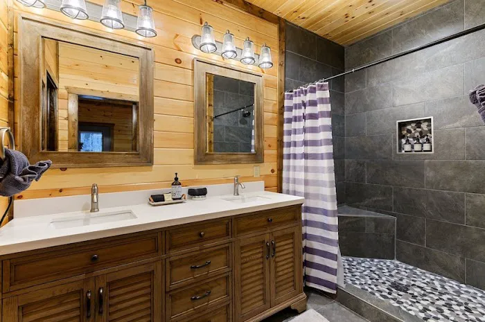 Turn the Page Cabin Picture 3