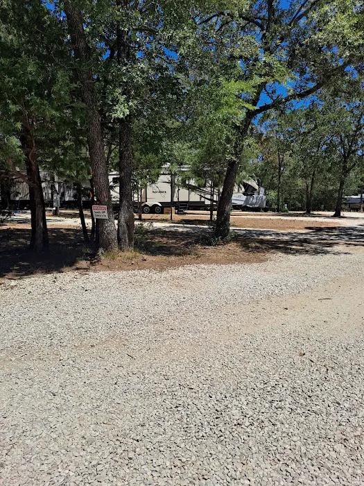 Roy's RV Resort Picture 2
