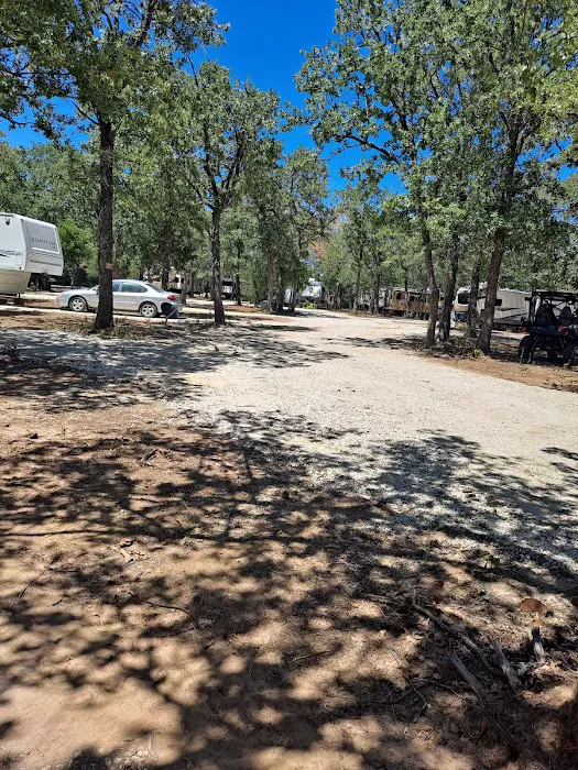 Roy's RV Resort Picture 3