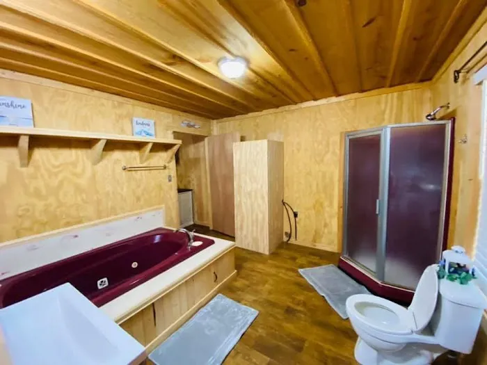 HWY 147 Bass Cabins & RV Hookups Picture 4