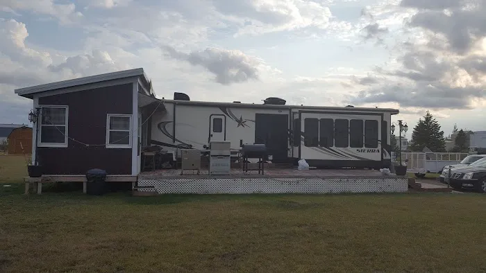 Tolna Bay Campground Picture 10