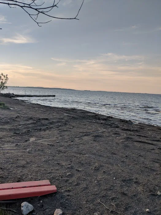 Tolna Bay Campground Picture 7