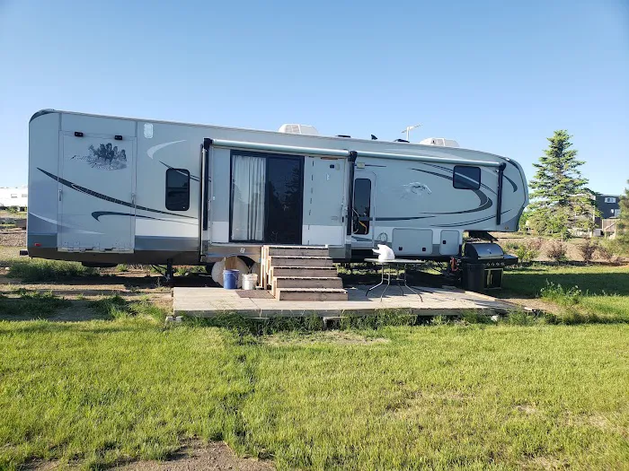 Tolna Bay Campground Picture 1