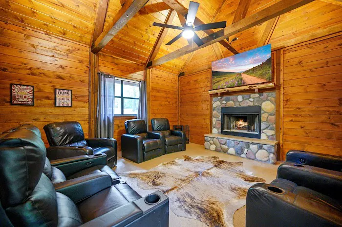 Mountain Creek Cabin Picture 2