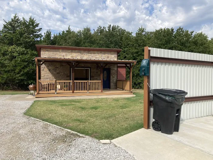 Rustic Ranch Cabin Picture 4