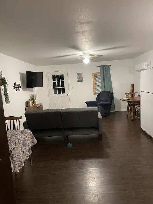 Eagle Bay Cabins Picture 8
